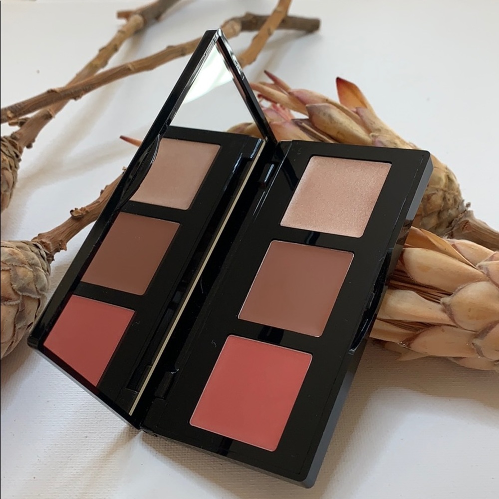 Laura Geller multitasking Eye.Lip.Cheek Palette